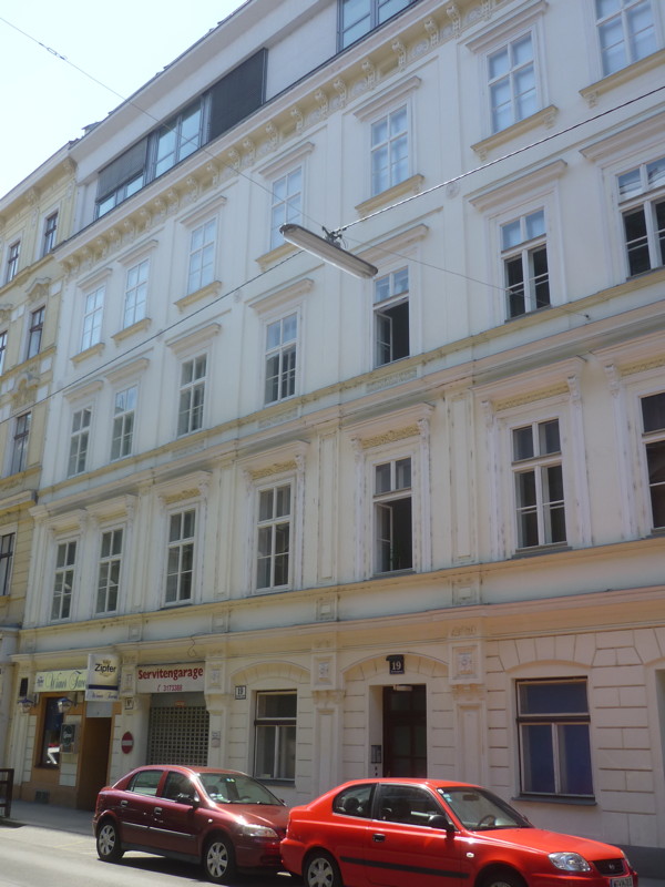 #19 Servitengasse
