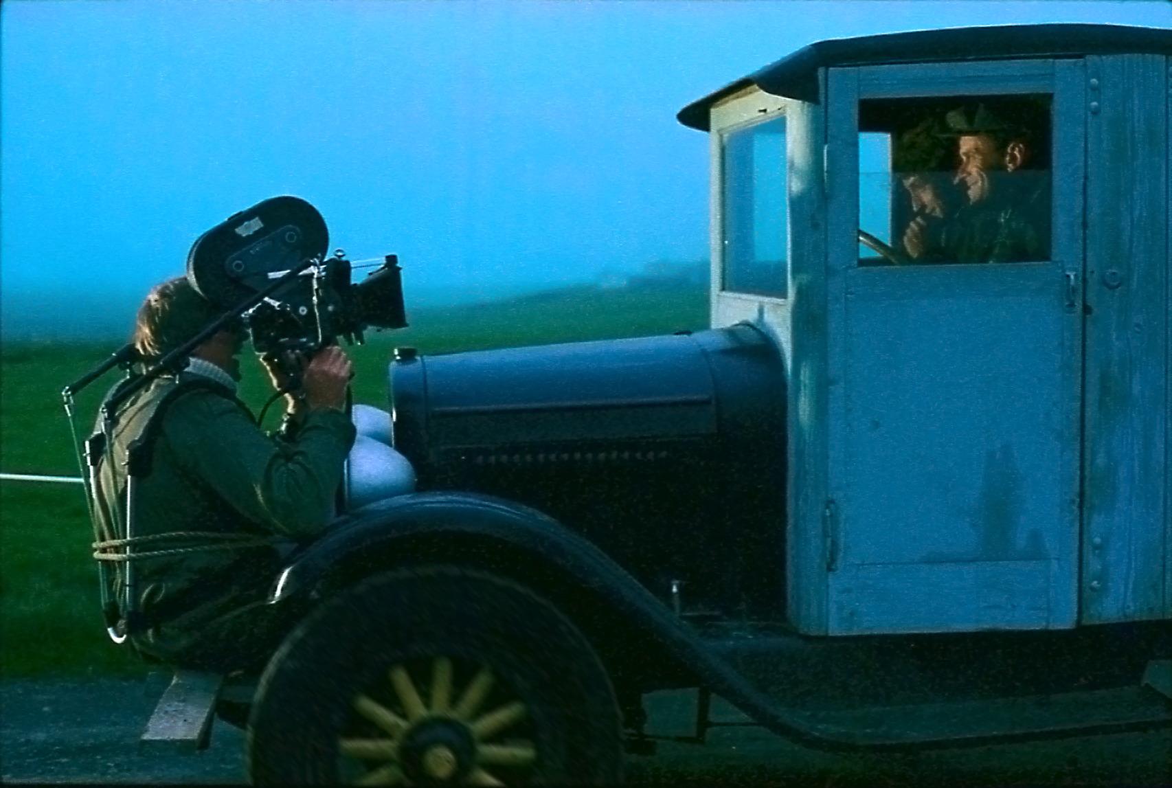 Home-made rigging for the camera. Sigurður Sverrir Pálsson, cameraman, Sigurður Sigurjónsson, Haukur Þorsteinsson.